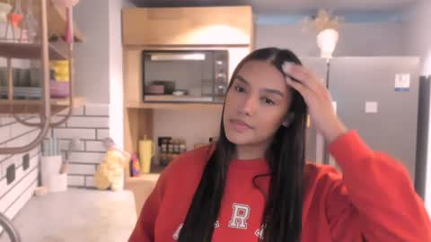 Snapshot of queenv66 chatting on 01.04.25 Val - online show from 01.04.25