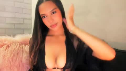 Snapshot of queenv66 chatting on 06.27.26 Val - online show from 06.27.26