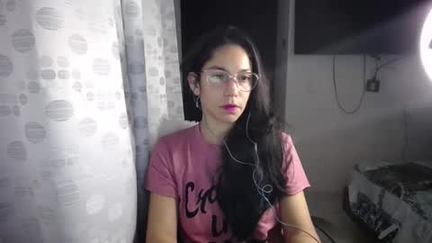 Snapshot of queenvictoria2023 chatting on 01.07.25 Paola online show from 01.07.25