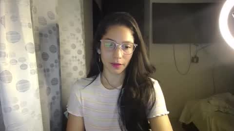 Snapshot of queenvictoria2023 chatting on 01.14.25 Paola online show from 01.14.25