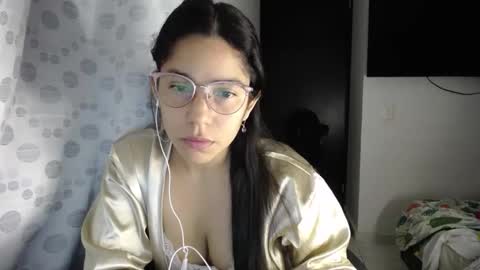 Snapshot of queenvictoria2023 chatting on 03.28.26 Paola online show from 03.28.26