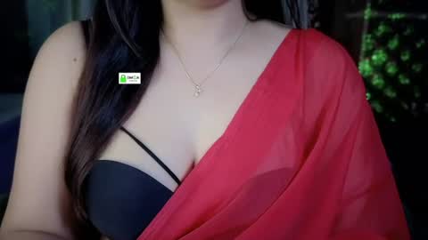 Snapshot of quest_queen chatting on 06.27.26 zaara online show from 06.27.26