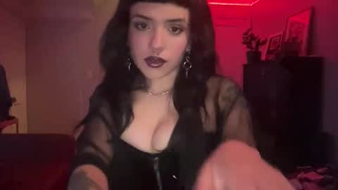 Snapshot of quieres_besitos chatting on 04.14.26 Reina online show from 04.14.26