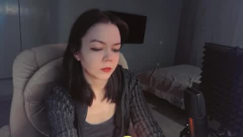 Snapshot of quietluxury chatting on 04.19.26 quietluxury online show from 04.19.26