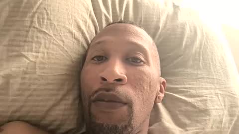 Snapshot of quindre chatting on 10.04.25 quindre online show from 10.04.25