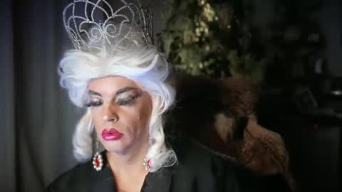 ViVaLuvLicious online show from 01.12.25