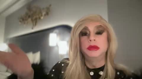 ViVaLuvLicious online show from 11.10.25