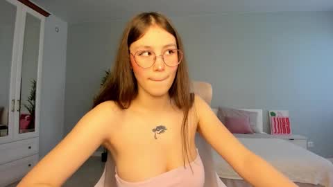 Leya online show from 10.11.25