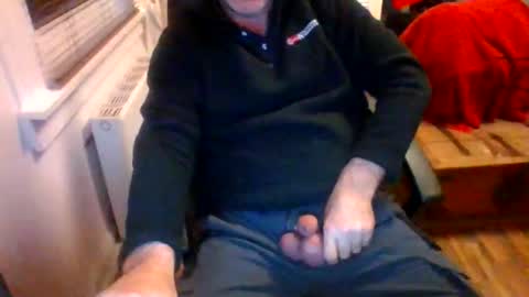 Snapshot of r30csm13 chatting on 10.17.25 r30csm13 online show from 10.17.25