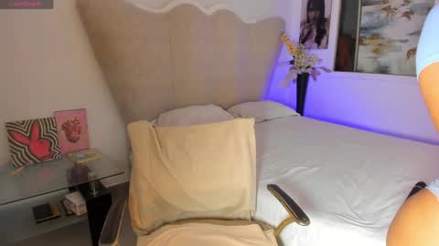 natalia  -  online show from 04.25.26