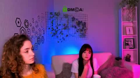 Snapshot of rachel_bloom__ chatting on 11.25.25 rachel_bloom__ online show from 11.25.25