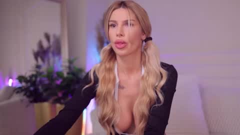 rachel_quinn_ online show from 02.23.26