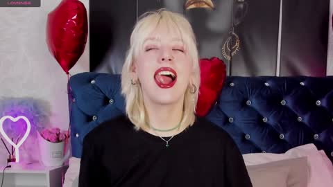 Snapshot of rachelcart chatting on 02.08.25 RachelCart online show from 02.08.25