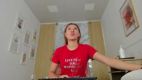 Snapshot of rachellesc chatting on 06.12.26 rachellesc online show from 06.12.26