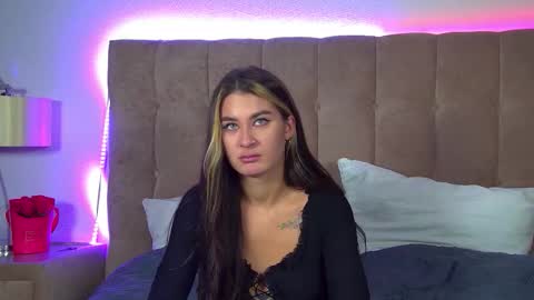 RachellSimpson online show from 10.04.25