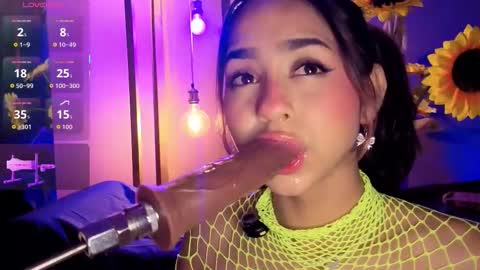 Snapshot of rachelruizz chatting on 02.01.26 RACHEL online show from 02.01.26