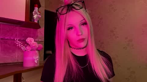 Snapshot of rachelvegax chatting on 03.24.26 Lily online show from 03.24.26