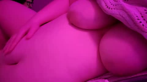 rachs_wardrobe online show from 02.05.26