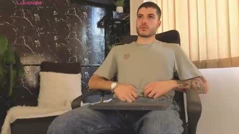 R A F A E L online show from 06.18.26