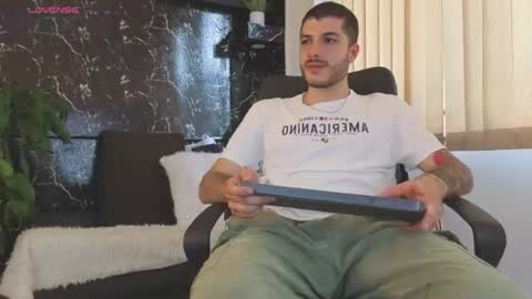 R A F A E L online show from 07.25.26