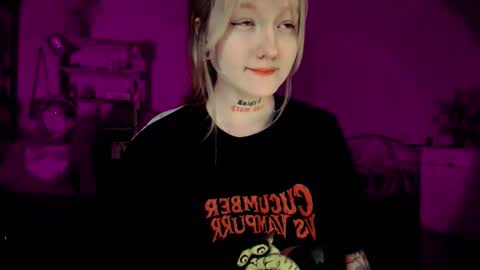 Snapshot of raiingurl chatting on 02.19.26 Kate online show from 02.19.26