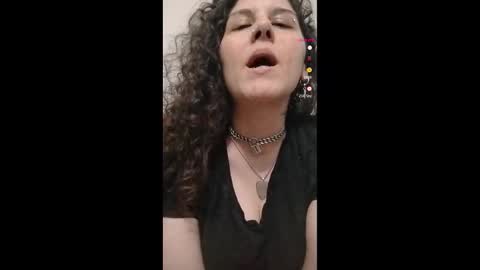 Rain Hendrix online show from 11.26.25