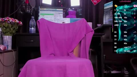 Laura online show from 11.26.25