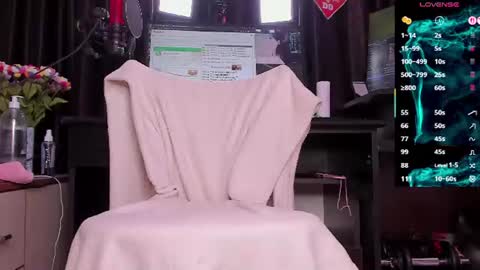 Laura online show from 06.12.26