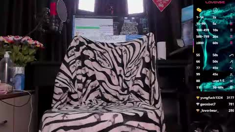 Laura online show from 07.20.26