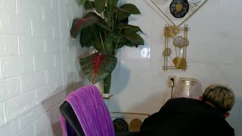 Snapshot of ralfhuge24 chatting on 04.29.26 ralfhuge24 online show from 04.29.26