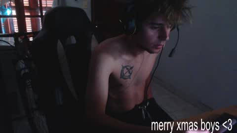 Snapshot of ramisexyloveyou chatting on 12.29.24 Ramiro online show from 12.29.24