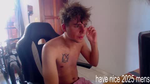 Snapshot of ramisexyloveyou chatting on 01.01.25 Ramiro online show from 01.01.25