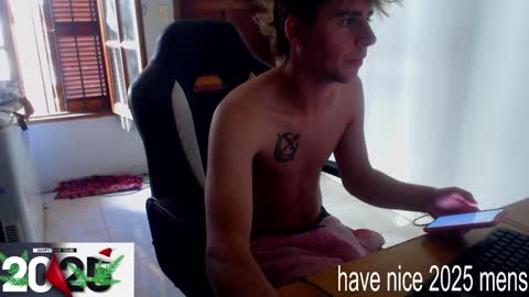 Snapshot of ramisexyloveyou chatting on 01.03.25 Ramiro online show from 01.03.25