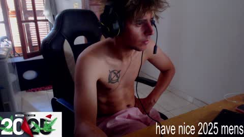 Snapshot of ramisexyloveyou chatting on 01.03.25 Ramiro online show from 01.03.25