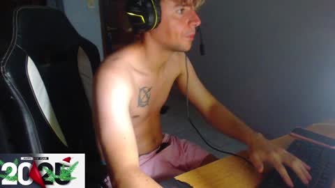 Snapshot of ramisexyloveyou chatting on 01.05.25 Ramiro online show from 01.05.25