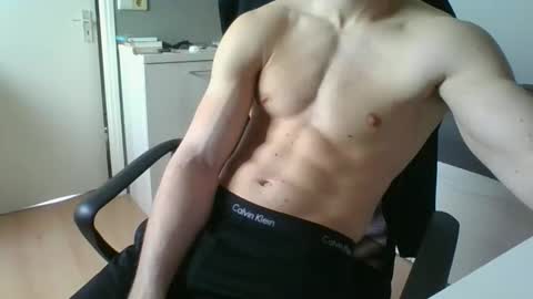 Snapshot of ramonjoosse2001 chatting on 02.24.26 ramonjoosse2001 online show from 02.24.26