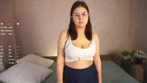 Snapshot of randichaplin chatting on 09.20.25 Vilda online show from 09.20.25