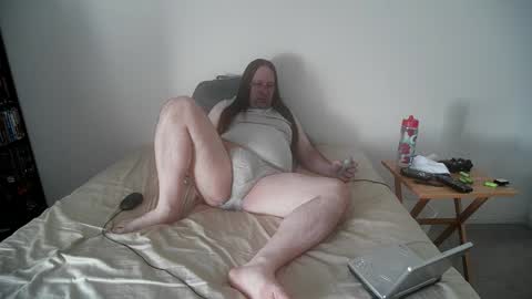 Snapshot of rando1235 chatting on 04.26.26 rando1235 online show from 04.26.26