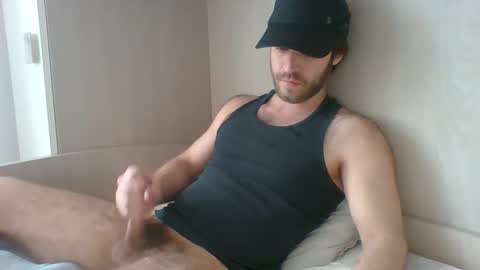 Snapshot of randomguy_42 chatting on 05.10.26 randomguy_42 online show from 05.10.26