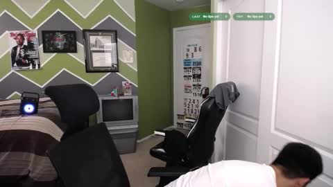 Snapshot of randomink3 chatting on 10.16.25 randomink3 online show from 10.16.25