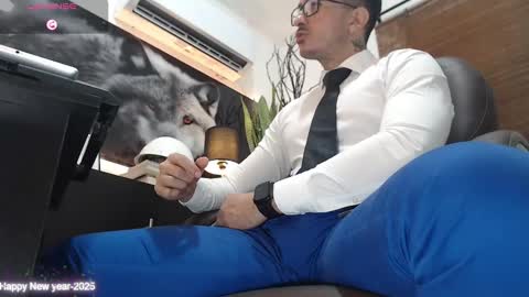 Snapshot of randylukehot chatting on 02.14.25 randylukehot online show from 02.14.25