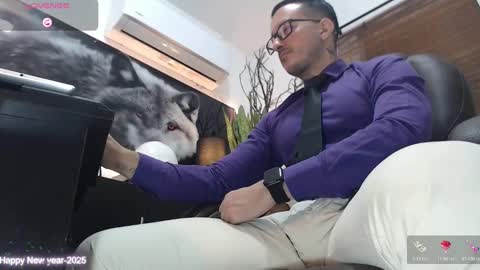 Snapshot of randylukehot chatting on 02.21.25 randylukehot online show from 02.21.25