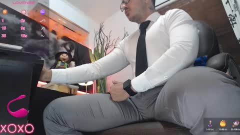 Snapshot of randylukehot chatting on 10.12.25 randylukehot online show from 10.12.25