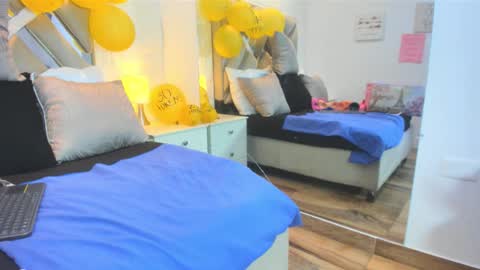 Raquel Moore  online show from 12.20.25