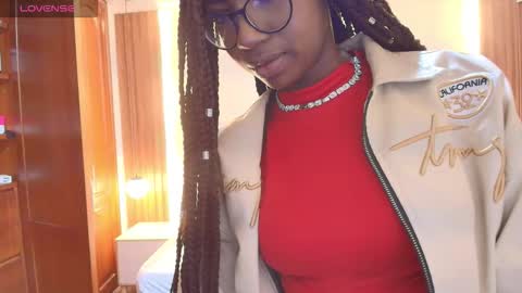 Raquel online show from 03.12.26