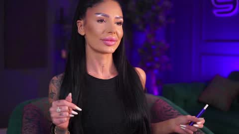 Raquelle online show from 12.21.24