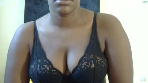 Snapshot of rara_molly chatting on 04.01.26 rara_molly online show from 04.01.26