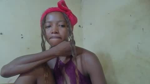 Snapshot of rasoanirinaa chatting on 04.28.26 rasoanirinaa online show from 04.28.26