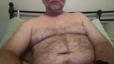 Snapshot of rattoy19 chatting on 10.01.25 Rattoy online show from 10.01.25