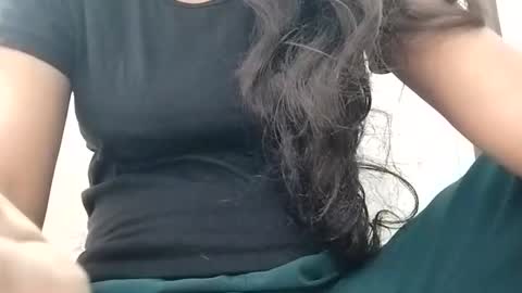 Snapshot of rava_sexy chatting on 10.04.25 rava_sexy online show from 10.04.25